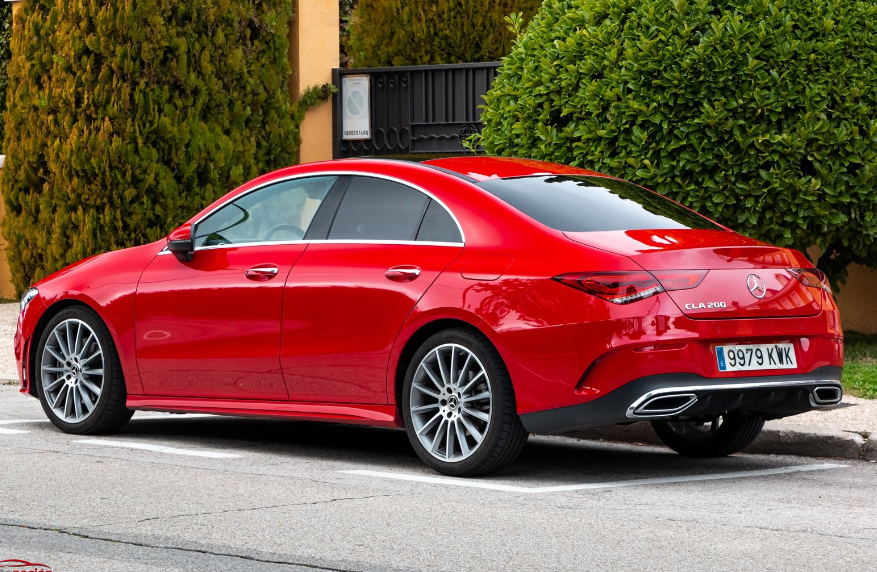 Mercedes CLA 200: Lüks ve Performansın Kusursuz Birleşimi 1 Mercedes CLA 200
